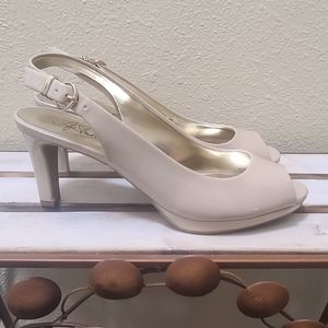 Life Strides Beige Pump
